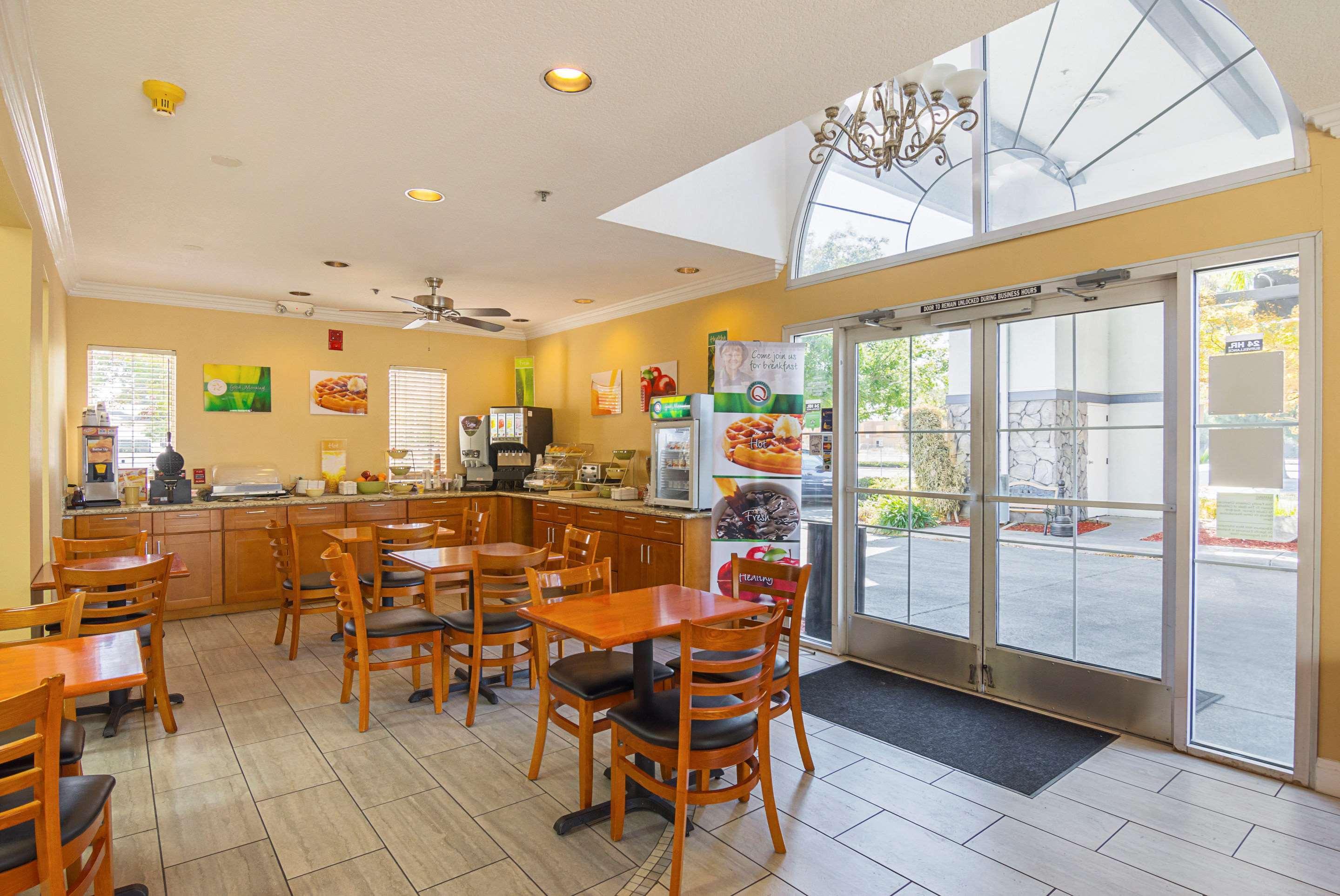 Quality Inn Fresno Yosemite Airport Экстерьер фото