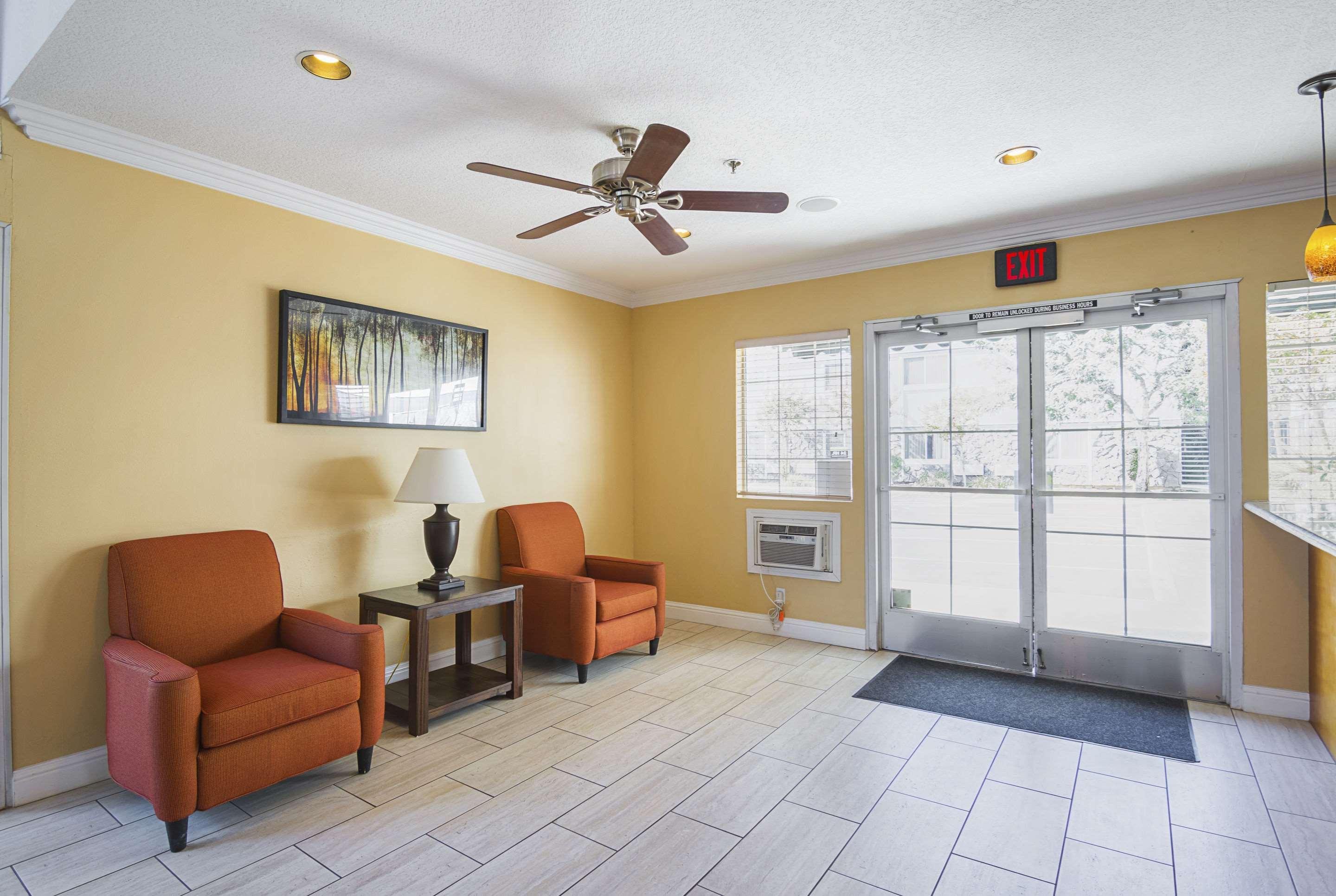 Quality Inn Fresno Yosemite Airport Экстерьер фото