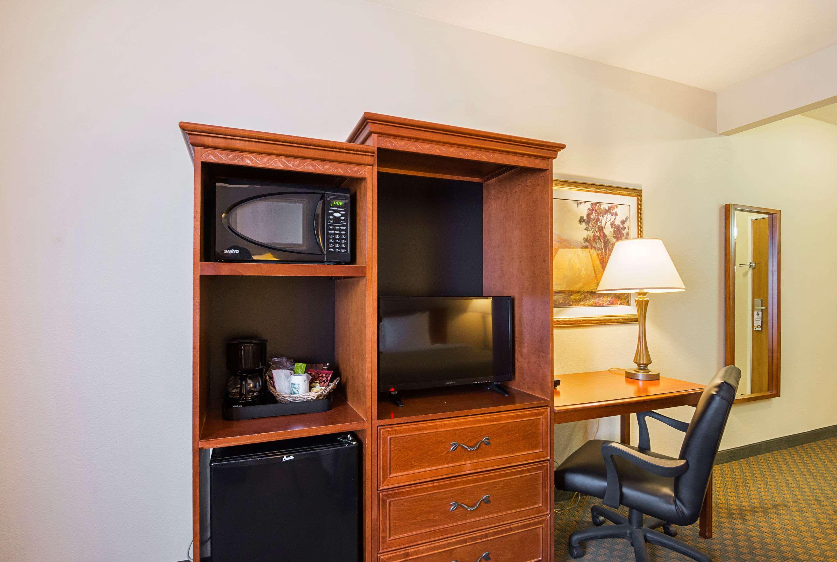 Quality Inn Fresno Yosemite Airport Экстерьер фото