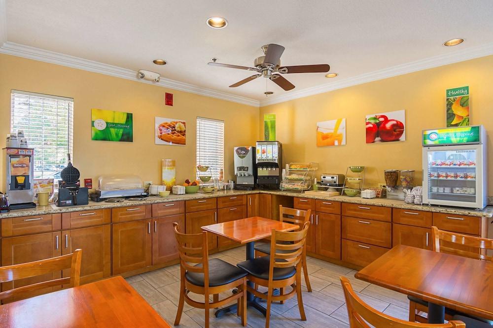Quality Inn Fresno Yosemite Airport Экстерьер фото