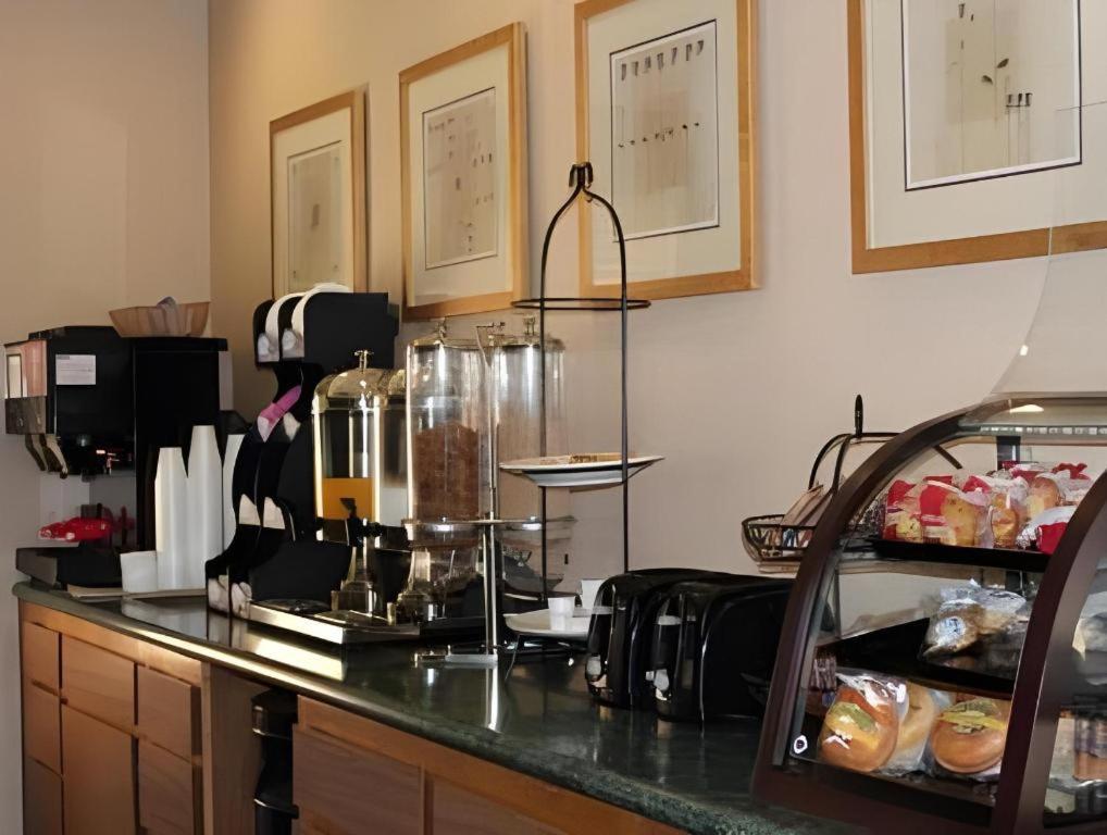Quality Inn Fresno Yosemite Airport Экстерьер фото