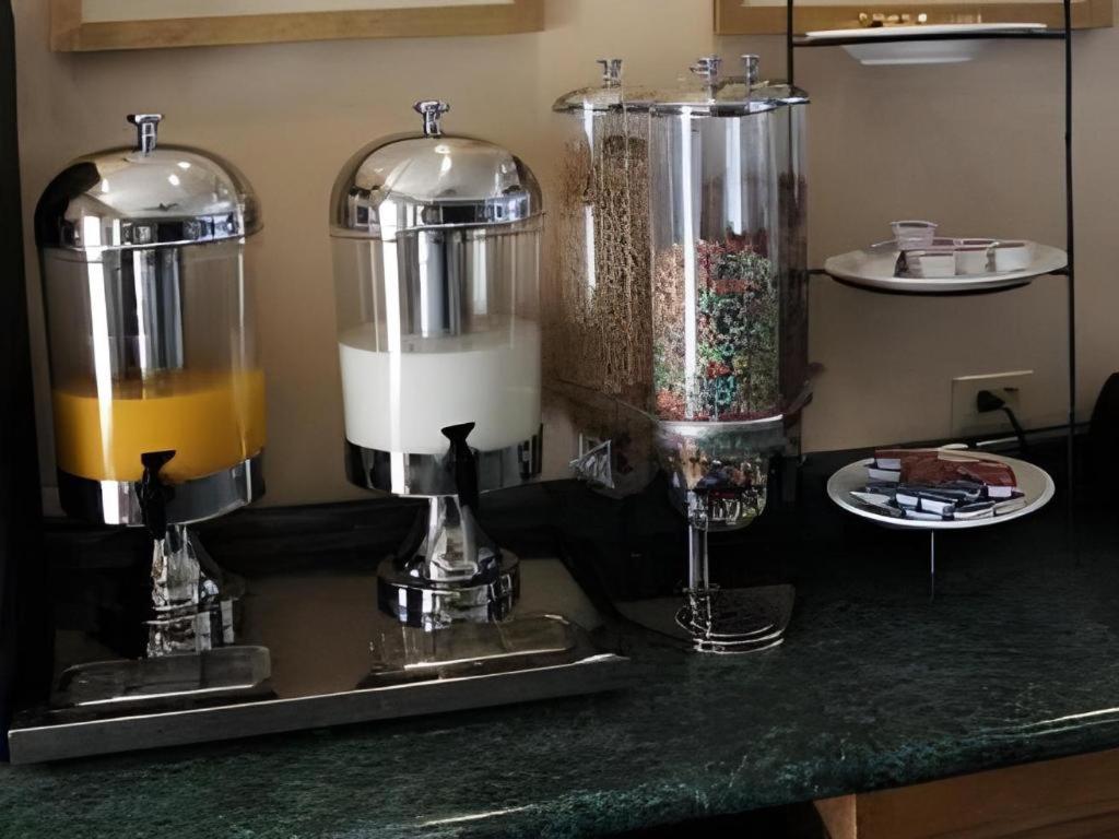 Quality Inn Fresno Yosemite Airport Экстерьер фото